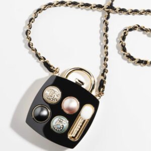 Cham.nel 23s eye shadow palette small box